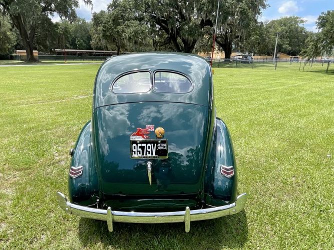 Unknown-Deluxe-1940-Green-2