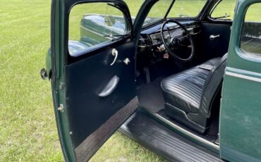 Unknown-Deluxe-1940-Green-21