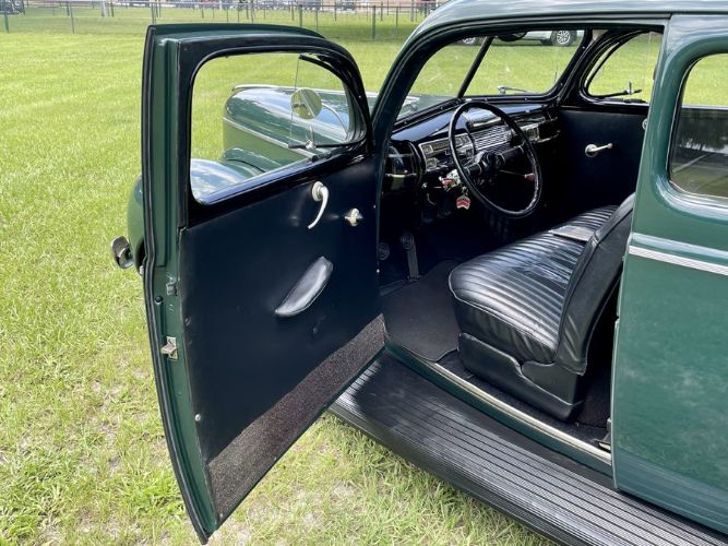 Unknown-Deluxe-1940-Green-21