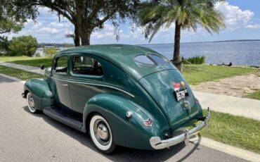 Unknown-Deluxe-1940-Green-3