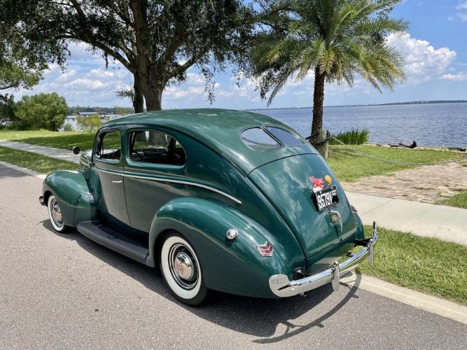 Unknown-Deluxe-1940-Green-3