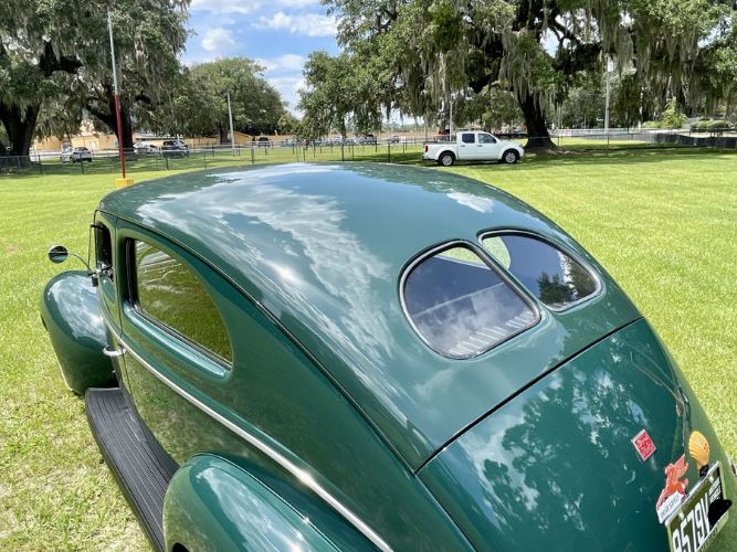 Unknown-Deluxe-1940-Green-6