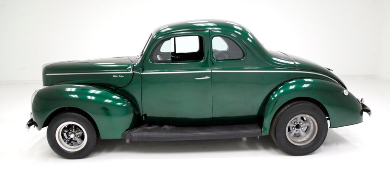 Unknown-Deluxe-1940-Jade-Green-Metallic-Black