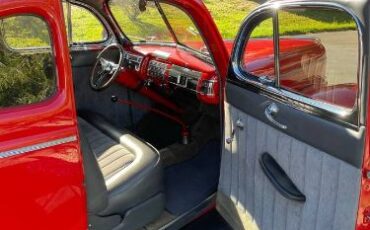 Unknown-Deluxe-1940-Red-6