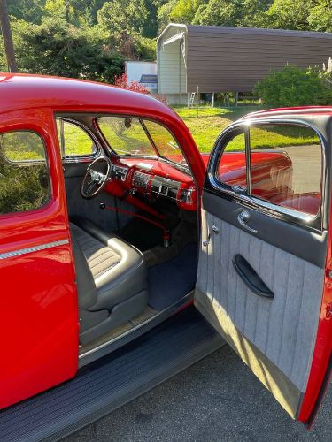 Unknown-Deluxe-1940-Red-6