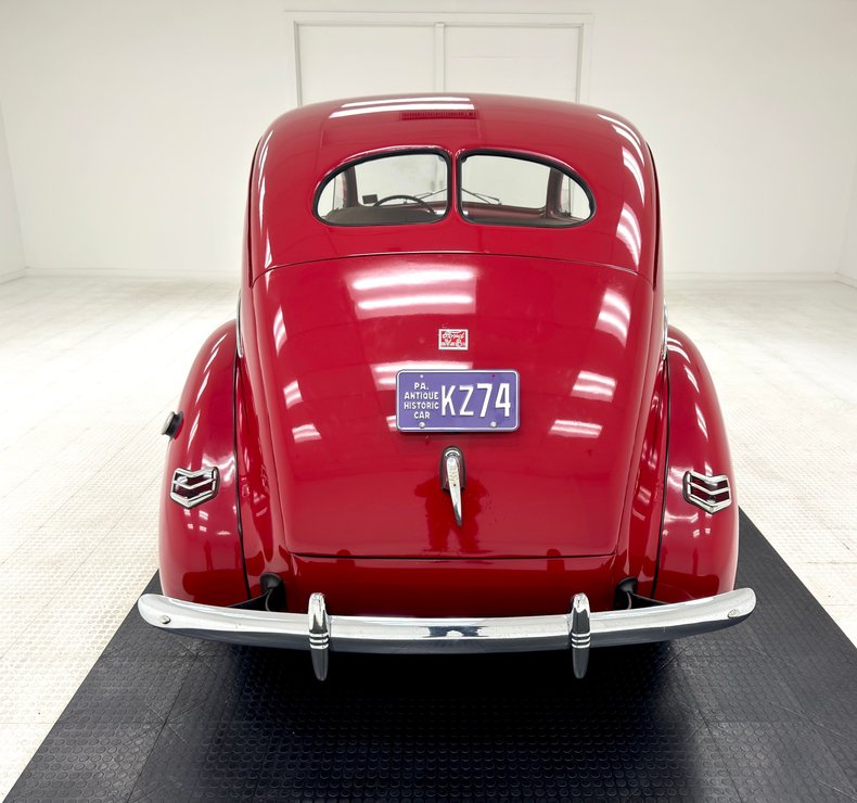 Unknown-Deluxe-1940-Red-Tan-3