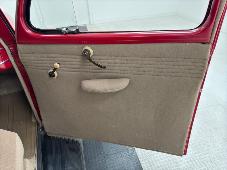 Unknown-Deluxe-1940-Red-Tan-35