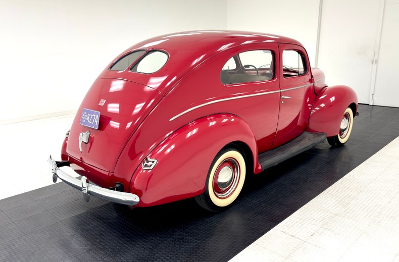 Unknown-Deluxe-1940-Red-Tan-4
