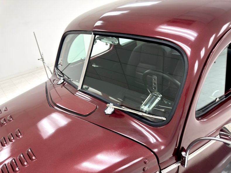 Unknown-Deluxe-1940-Ruby-Red-Pearl-Black-19