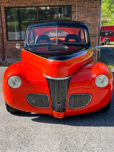Unknown-Deluxe-1941-Custom-1