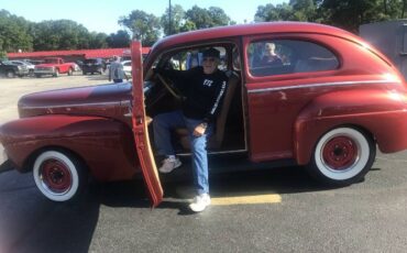 Unknown-Deluxe-1941-Maroon-red-1