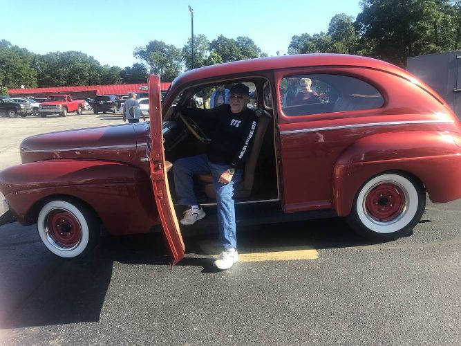 Unknown-Deluxe-1941-Maroon-red-1