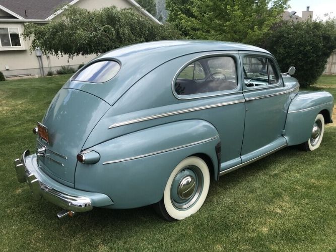 Unknown-Deluxe-1946-Robin-Egg-Blue-Gray-1