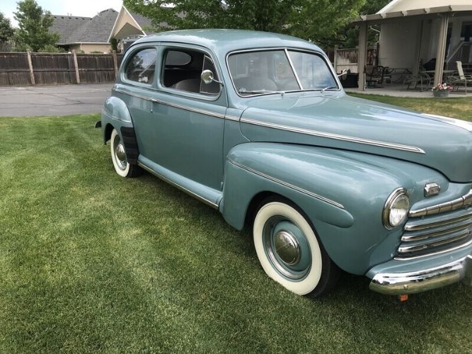 Unknown-Deluxe-1946-Robin-Egg-Blue-Gray-2
