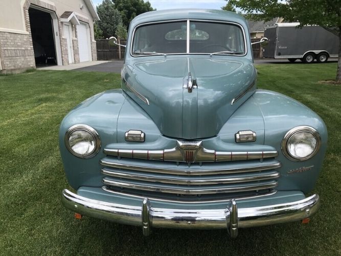Unknown-Deluxe-1946-Robin-Egg-Blue-Gray