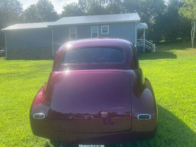 Unknown-Deluxe-1947-Red-3