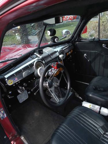 Unknown-Deluxe-1947-Red-Black-3