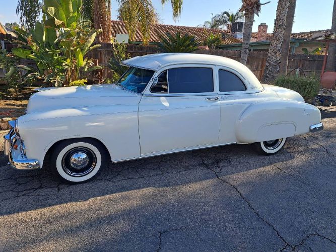 Unknown-Deluxe-1949-White-10