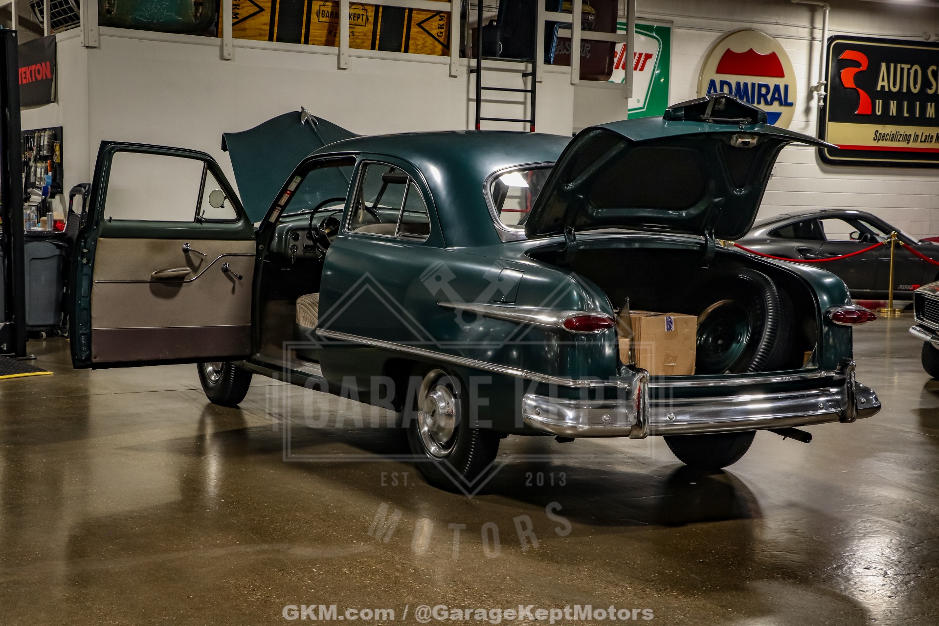 Unknown-Deluxe-1951-Green-Brown-1