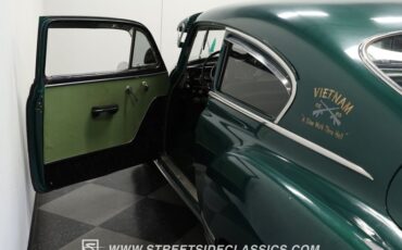 Unknown-Deluxe-1951-Green-Green-38