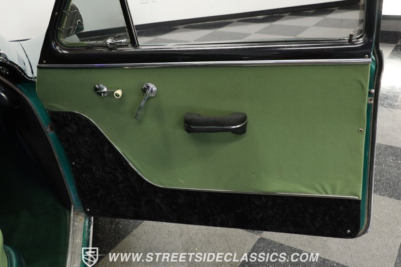 Unknown-Deluxe-1951-Green-Green-47