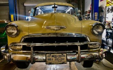 Unknown-Deluxe-1952-Brown-3