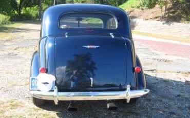 Unknown-Deluxe-1952-Brown-4