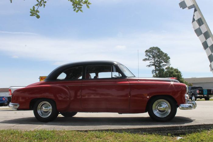 Unknown-Deluxe-1952-Red-2