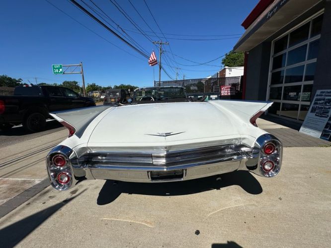 Unknown-Deville-1960-Olympic-White-BlackWhite-20