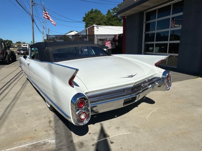 Unknown-Deville-1960-Olympic-White-BlackWhite-21