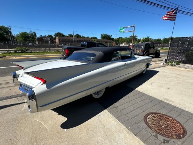 Unknown-Deville-1960-Olympic-White-BlackWhite-24