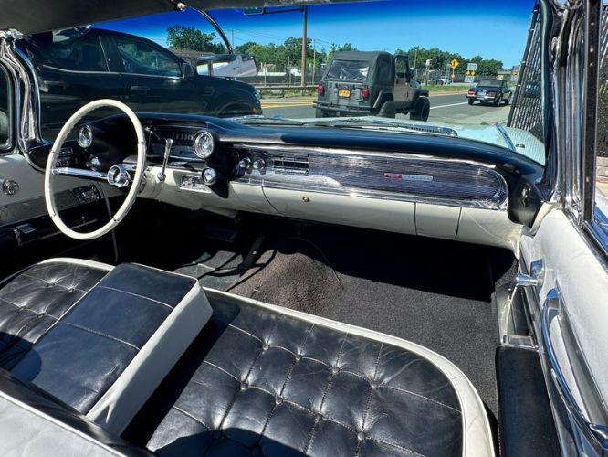 Unknown-Deville-1960-Olympic-White-BlackWhite-25