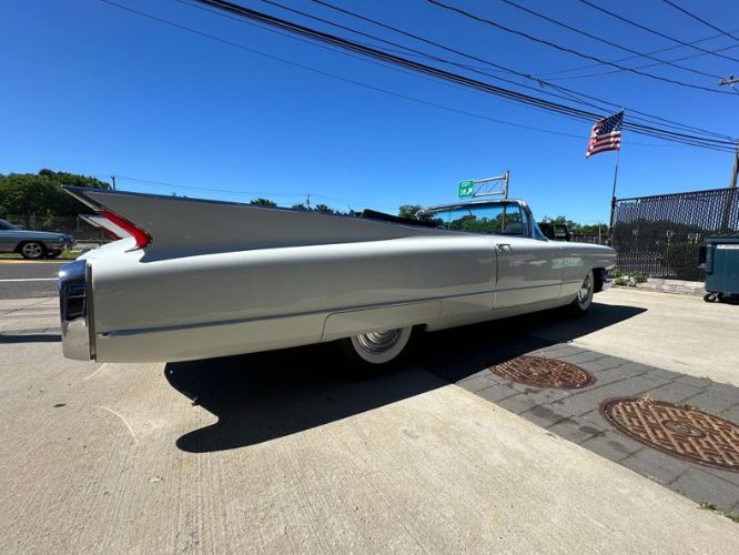 Unknown-Deville-1960-Olympic-White-BlackWhite-8