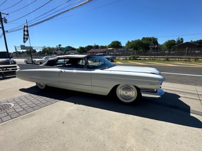 Unknown-Deville-1960-Olympic-White-BlackWhite