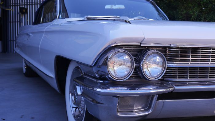 Unknown-Deville-1962-White-16
