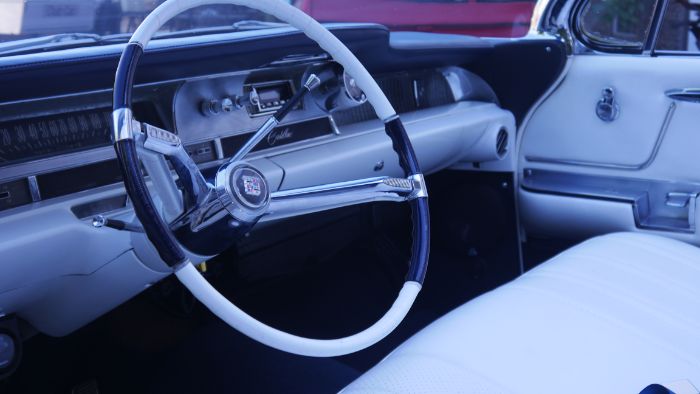 Unknown-Deville-1962-White-18