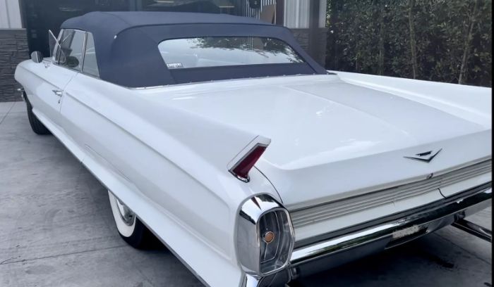 Unknown-Deville-1962-White-19