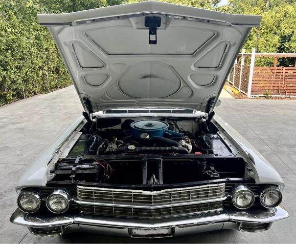 Unknown-Deville-1962-White-21