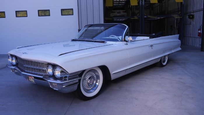 Unknown-Deville-1962-White-6