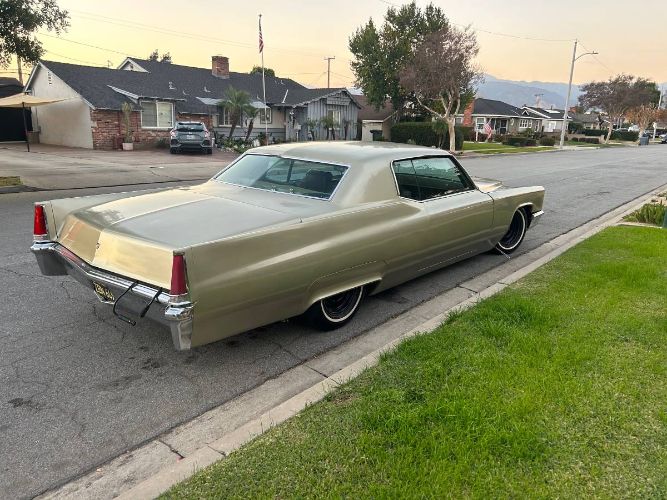 Unknown-Deville-1969-12