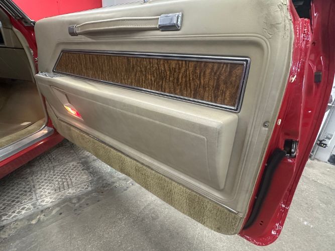 Unknown-Deville-1970-Bright-Red-Tan-Top-Tan-Leather-2