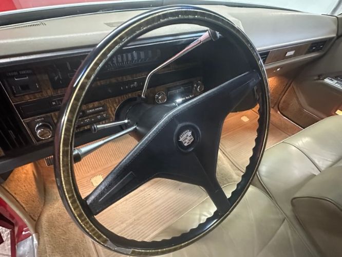 Unknown-Deville-1970-Bright-Red-Tan-Top-Tan-Leather