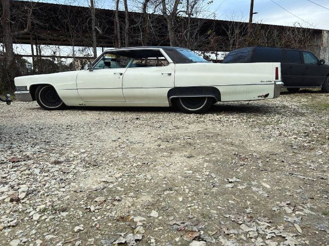 Unknown-Deville-1970-White-1