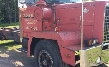 Unknown-Diamond-reo-diesel-1975-2