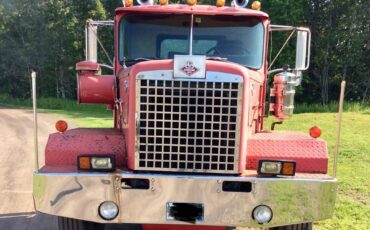 Unknown-Diamond-reo-diesel-1975