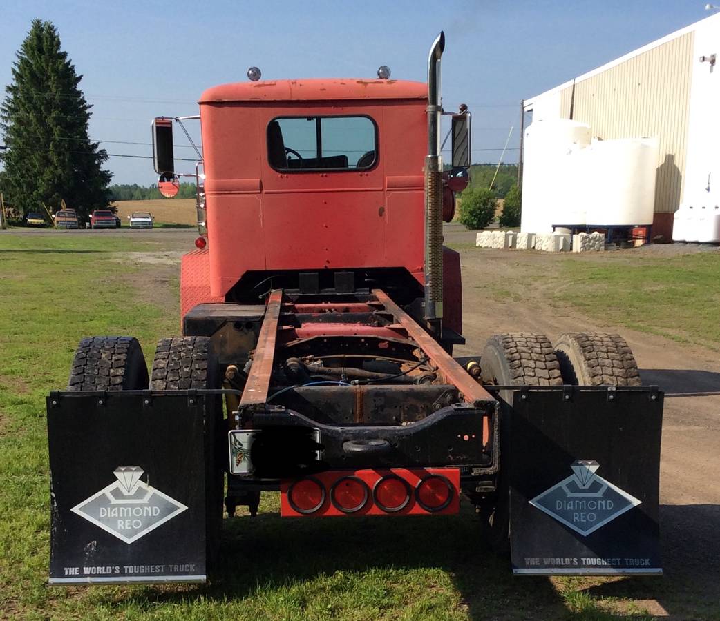 Unknown-Diamond-reo-diesel-1975-4