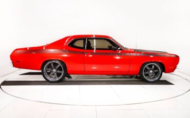 Unknown-Duster-1970-TorRed-Black-13