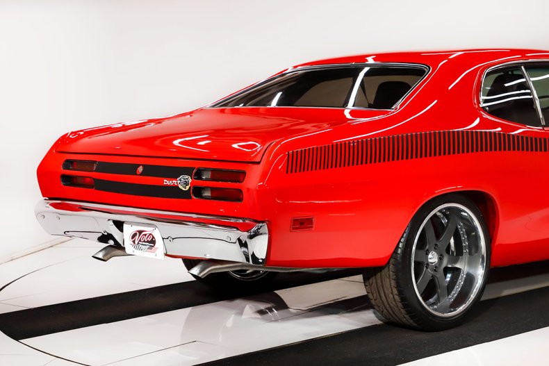 Unknown-Duster-1970-TorRed-Black-16