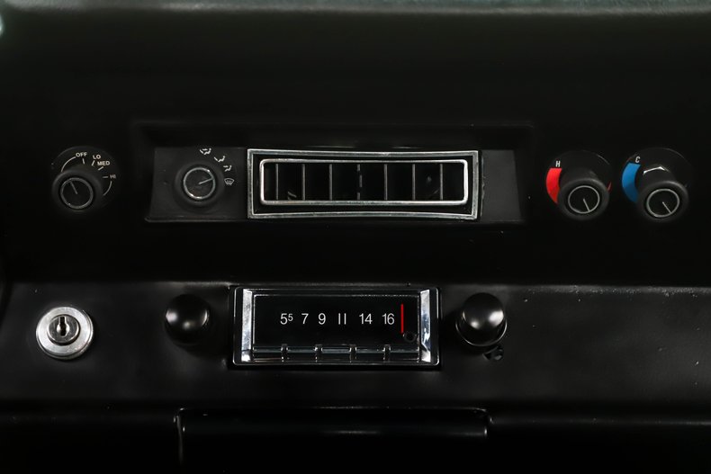 Unknown-Duster-1970-TorRed-Black-22