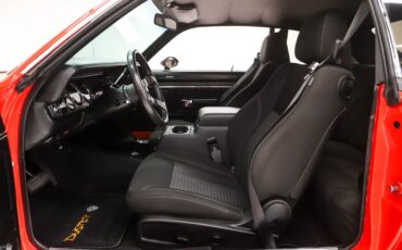 Unknown-Duster-1970-TorRed-Black-24